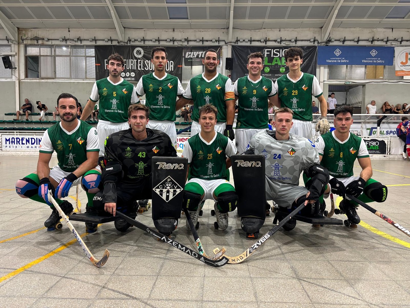 Victòria contundent del patí contra el Igualada per 7-0 al torneig Pasífae! 🏆
🗓️ Pròxims partits de pretemporada:
Dimarts a la pista del @okcevendrell
Divendres a Casernes contra el @cpvilafranca a les 20:30 h!
Som-hii!!💪🏻