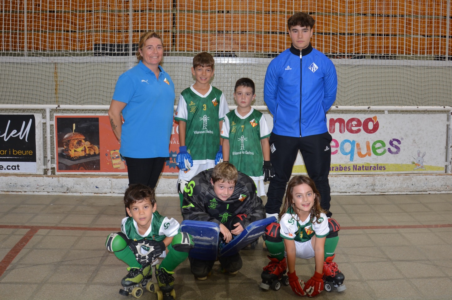 PREBENJAMÍ C!💚🤍

Maverick Alonso (P) - 1 
Biel Tardà - 7 
Emma Garcia - 9 
Eric Rodriguez - 3 
Ciro Elías - 8 

Entrenador - Jan Casas
Delegats - Sonia i Àlex