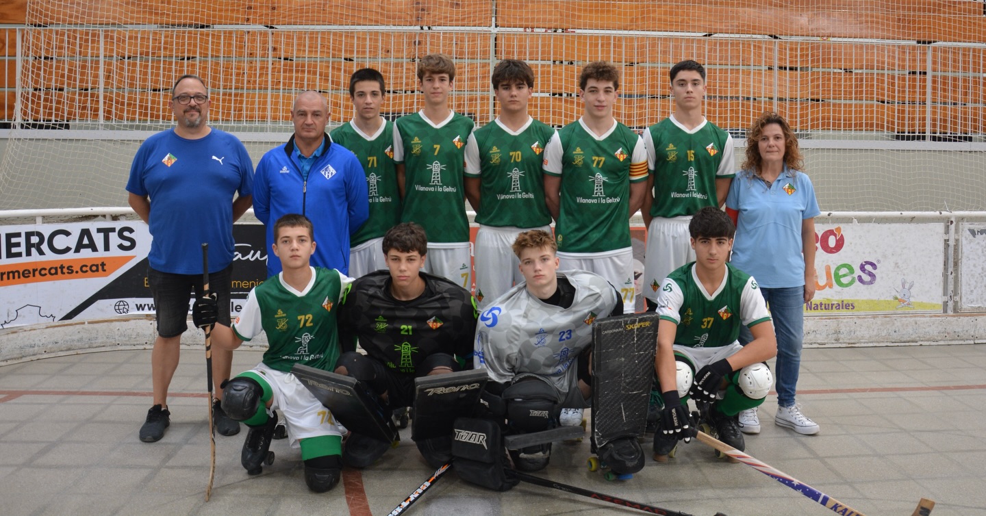 JUVENIL!💚🤍

Roc Jasanada (P) - 21
Ben Möller (P) - 23
Martí Arias - 70
Guillem Leon - 7
Joan Piñol - 71
Jordi Garcia - 15
Ot Puigoriol - 72
Axel Ruiz - 77
Arnau Perez - 37

Entrenador: Lucas Sorio
Delegats: Noemí i Sergi