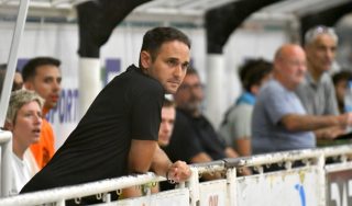 🟢 COMUNICAT OFICIAL⚪

Gerard Vergés deixarà de ser l’entrenador del primer equip masculí després de posar a disposició del club el seu càrrec.

Et donem les gràcies per tot aquest temps treballant pel club i et desitgem el millor. Esperem retrobar-nos aviat, el Patí és casa teva💚🤍

El club està a l’espera de trobar substitut pel càrrec.