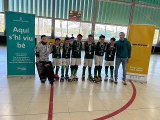 Després de dies d’esforç, aprenentatge i, sobretot, de fer pinya, aquests són els resultats finals:

🏆 ALEVÍ: Guanyen la final de consolació i es pengen la medalla com a 3rs CLASSIFICATS! Una fita espectacular competint contra els millors🥉

🌟 BENJAMÍ: Finalitzen el torneig en una meritòria 5a POSICIÓ, demostrant una evolució constant a cada partit👏🏻

Més enllà dels números, ens quedem amb l’experiència viscuda i l’orgull de veure com creix la nostra base. Gràcies a jugadors, entrenadors i famílies pel suport incondicional!💚🤍