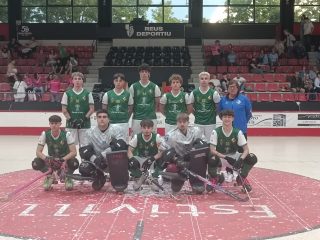 Finalitza el primer dia de competició per al nostre Júnior A a la Copa Elit amb un balanç d’una victòria i una derrota!

✅ JORNADA 1: Victòria molt treballada davant el GEiEG per un ajustat 1-2.

❌ JORNADA 2: En el partit de la tarda, no hem pogut superar el Club Hoquei Vila-seca, caient per un marcador d’ 1-5.

Demà ens ho juguem tot en l’última jornada de la fase de grups. L’equip segueix amb la màxima il·lusió i ganes de lluitar per la classificació!

🗓️ PROPER PARTIT:
Dissabte a les 12:45h 🆚 CP Vilafranca A.

Som-hi, nois!💚🤍