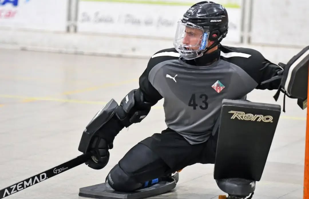 🥅 Avui toca acomiadar-nos d’un dels nostres.

Després de 4 temporades sota els pals del Patí, Albert Marimon deixarà de defensar la nostra porteria.

Durant aquests anys ha estat determinant a la pista i s'ha convertit en un jugador clau en els moments més importants del club en aquestes últimes temporades. Volem destacar el seu esforç i compromís amb el Patí durant tots aquests anys, tan dins com fora la pista.

Més enllà de l’esportista, avui acomiadem una gran persona que ens deixa molts bons records.

Gràcies per tot el que has donat al club. Et desitgem el millor en aquesta nova etapa que ara comences!!

💚 Casernes sempre serà casa teva @albertmarimon43 🤍