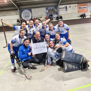 🏆🇳🇱 CAMPIONES!🇳🇱🏆

El nostre Nacional Catalana Femení continua la pretemporada amb una gran experiència  el cap de setmana passat al RC de Lichtstad 70th Anniversary Tournament.

L’equip ha competit davant rivals internacionals com el TUS Düsseldorf Nord, Macondo, RHC Middlesbrough, RSC Cronenberg i RC de Lichtstad. 🌍🏑

Una gran experiència per agafar ritme i continuar preparant la temporada.

💚🤍 Enhorabona, equip! I moltes gràcies al @rolschaatsclub_delichtstad per l'invitació!